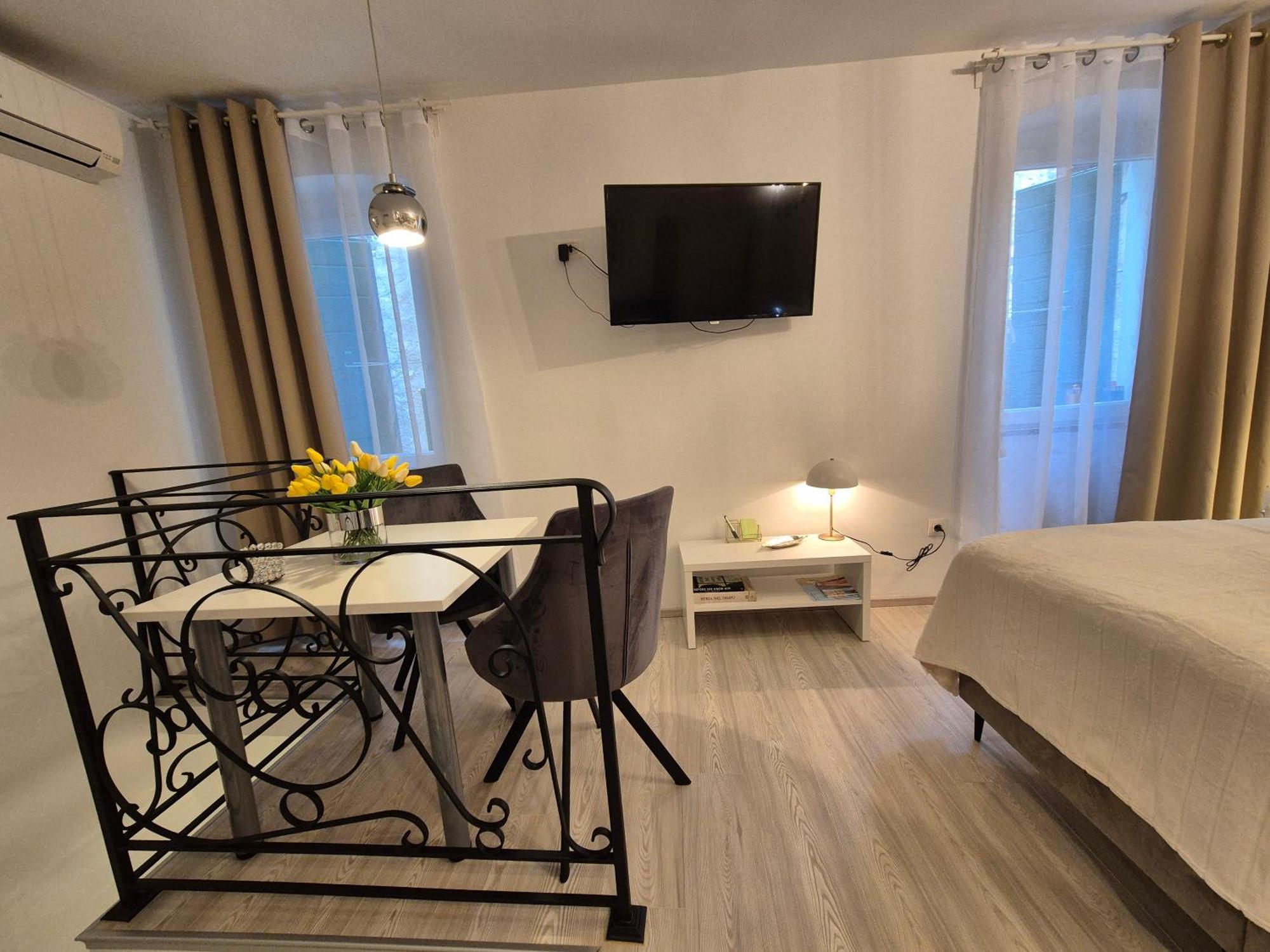 Studio Apartment Lily Ρόβινι Εξωτερικό φωτογραφία